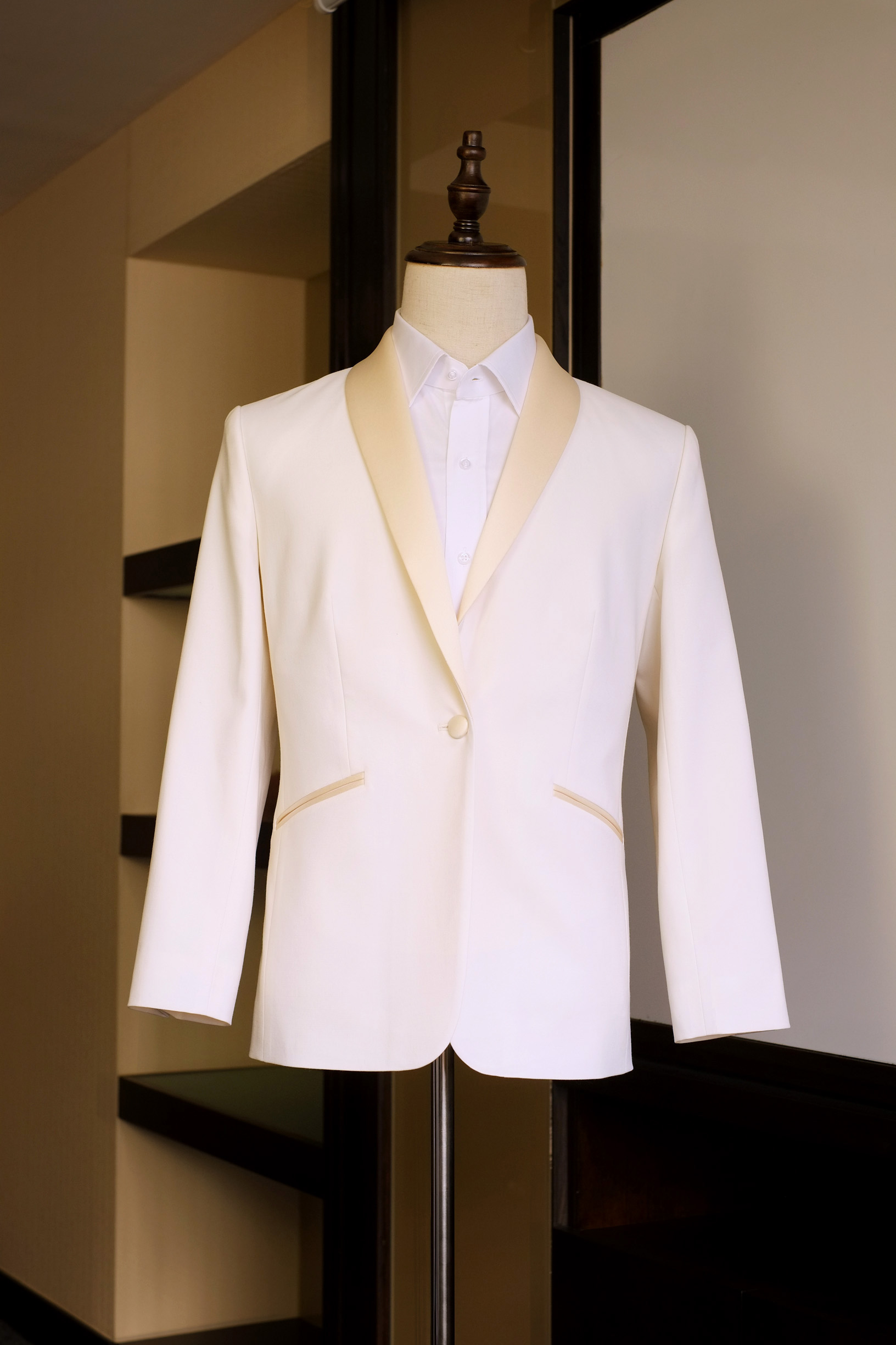 Shiny Cream Rhombus Pattern Tuxedo Jacket (102004, Celebration Collezione collection)